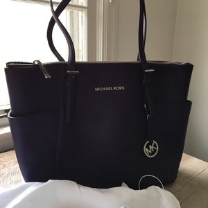 Michael Kors Jet Set Large Zip Tote